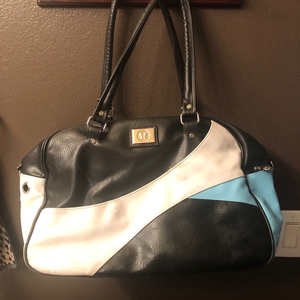 LULULEMON colorblock blue black fx. leather duffel